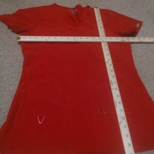 Med Couture Activate Scrub Top Women Small Red Excellent V-Neck 4-Way Stretch